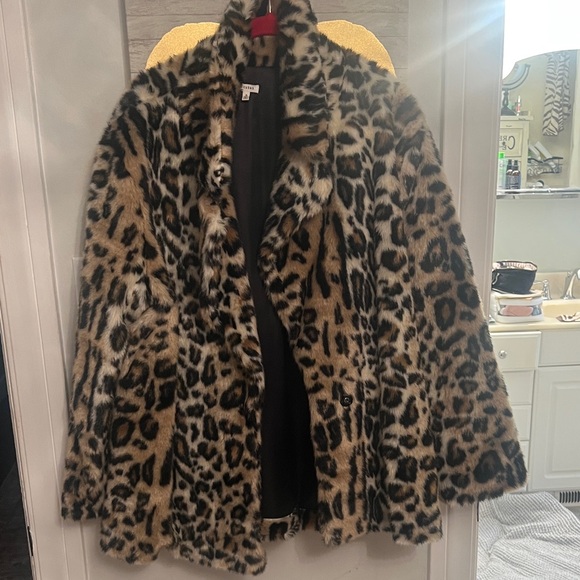 En Creme Jackets & Blazers - Leopard Print Faux Fur Coat